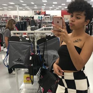 💄👠👜MEET YOUR POSHER